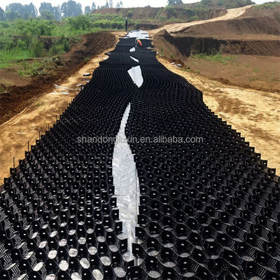 HDPE-plastic Geocell Ground Grid voor hellingsstabilisatie Lassafstand 330mm-1000mm