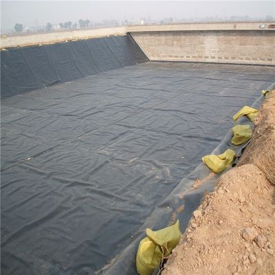 Glanzige of getextuurde oppervlakte HDPE-geomembraanpoelmembraan voor damproject in Zuid-Afrika
