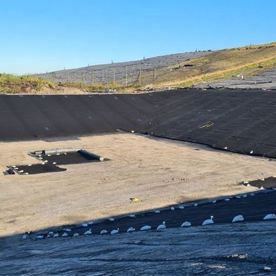 Glanzend geomembraan Liner geomembranen voor zout verdamping in Argentinië Breedte 1m-8m