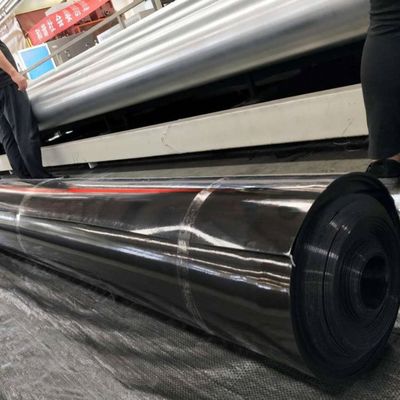 Dubbele gladde HDPE-geomembraanvoering voor waterdichtheid van 2 mm in vijvers en stortplaatsen van vishouderijen