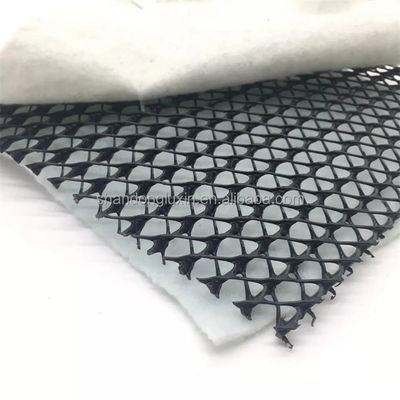 Zwart-wit 3D composiet drainage net voor stortplaatsen Spoorwegtunnelsysteem Drainage 4m*30m