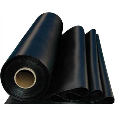 1-6 m breed HDPE-geomembraan voor ondoordringbare geosynthetische materialen in glanzende afwerking