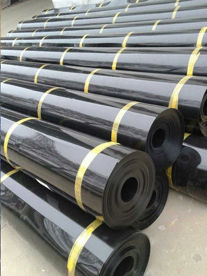 1-6 m breed HDPE-geomembraan voor ondoordringbare geosynthetische materialen in glanzende afwerking
