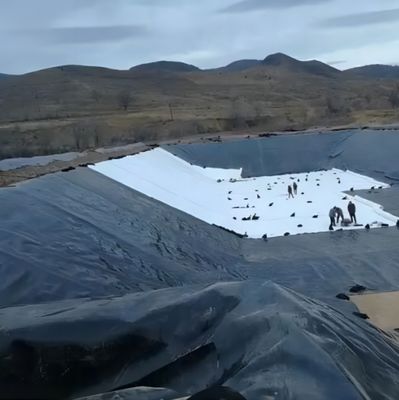 1 mm HDPE-geomembraanrol voor vishouderij 1m-8m Breedte Kruiscategorieën Consolidatie