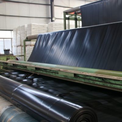Modern ontwerp Geomembrane vis vijver Liner 0,3 mm 0,5 mm Breedte 1-6m Gemakkelijke installatie
