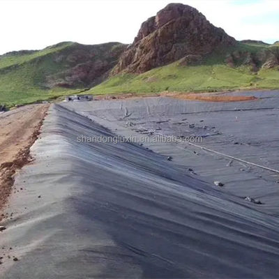 1.5 mm HDPE geomembrane stortplaats met industriële vormgeving en witte kleur
