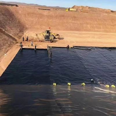 Dubbele gladde HDPE-geomembranen 2.0 mm waterdicht membraan voor milieubescherming