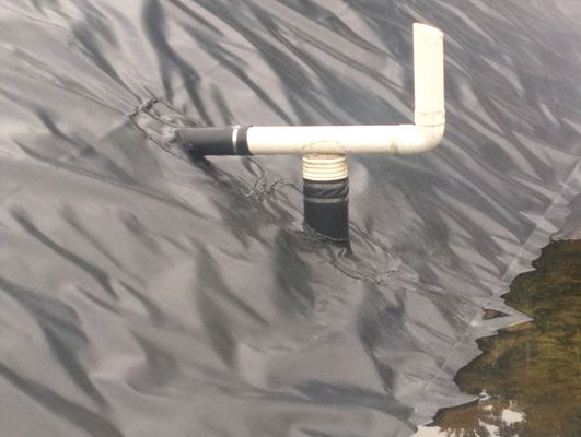 2 mm gladde geomembranen, perfect voor oxidatiepoelen, septic tanks en biogasverteringsapparaten