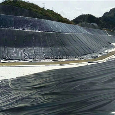 Moderne gladde geomembraan HDPE vispoelvoering voor stortplaatsen 1 mm tot 2 mm Lengte 50-200m